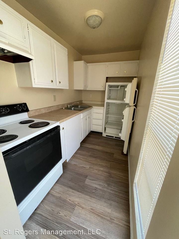 5845 N Mesa St - Photo 3 of 6