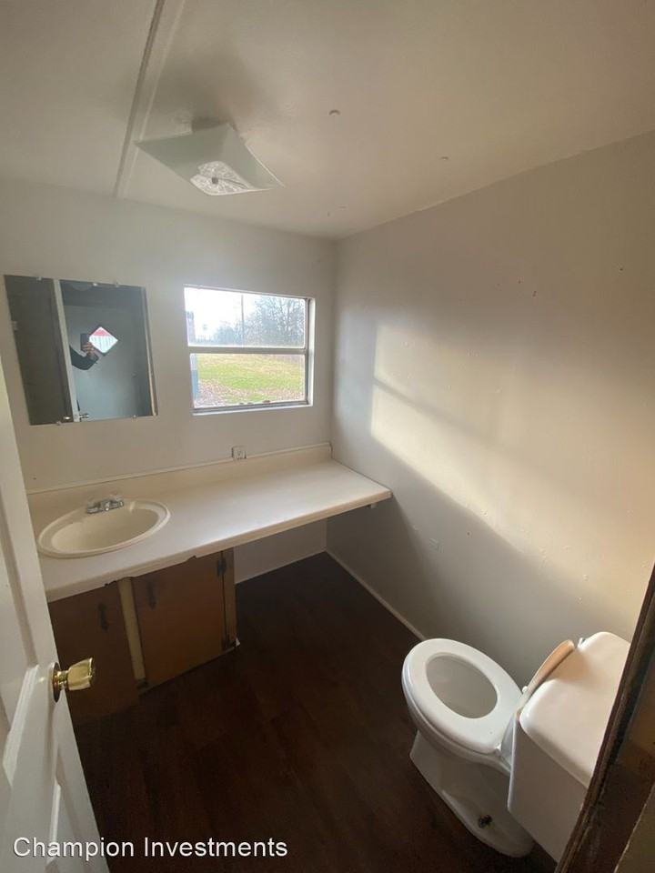 205 Ridgeway Dr - Photo 3 of 11