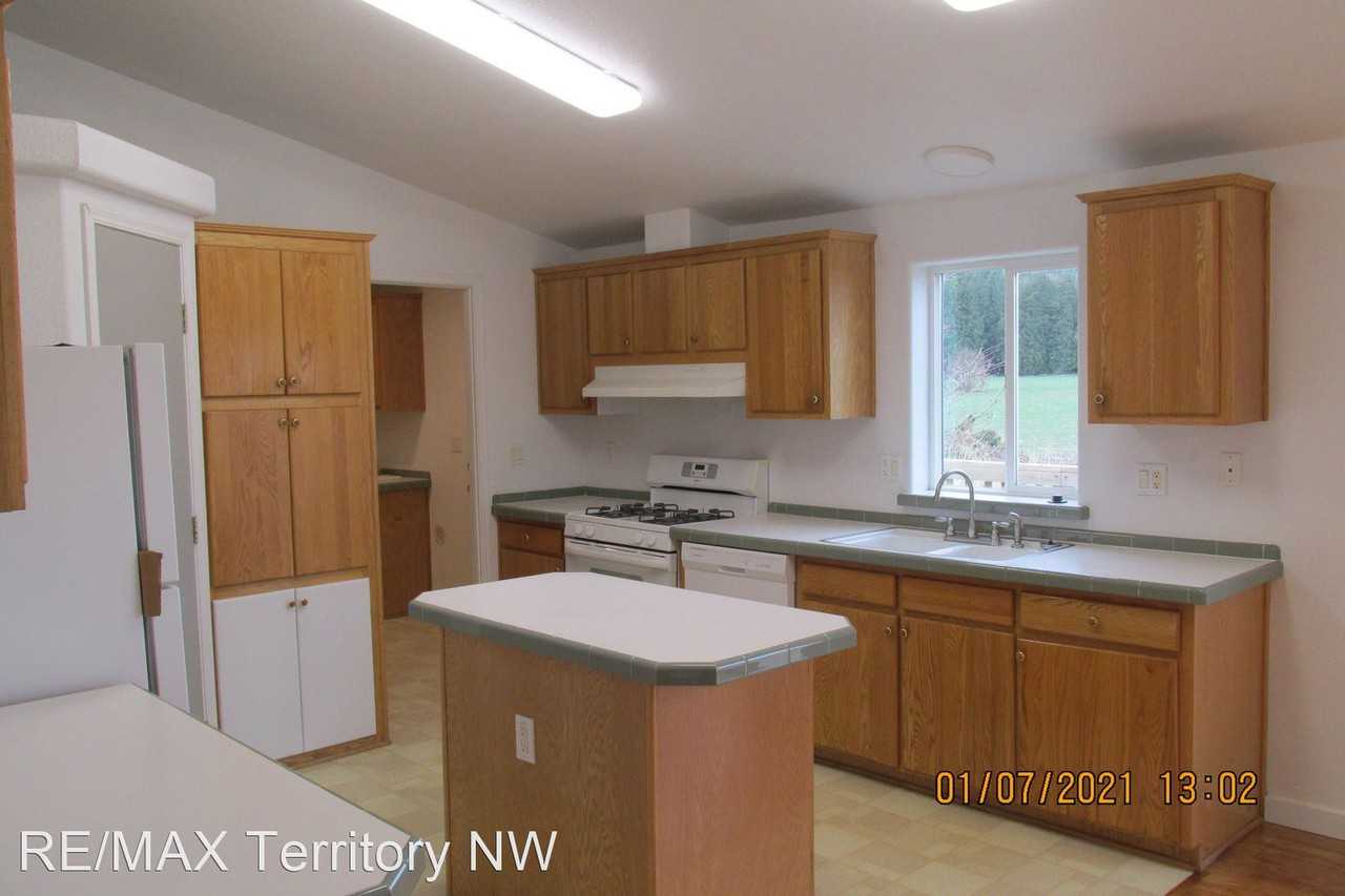 10804 Peacock Ln - Photo 3 of 14