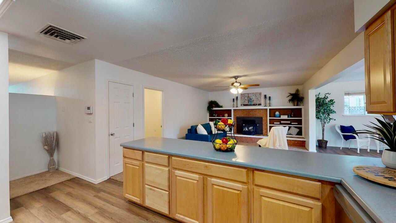 11900 Claremont Ave Ne - Photo 6 of 24