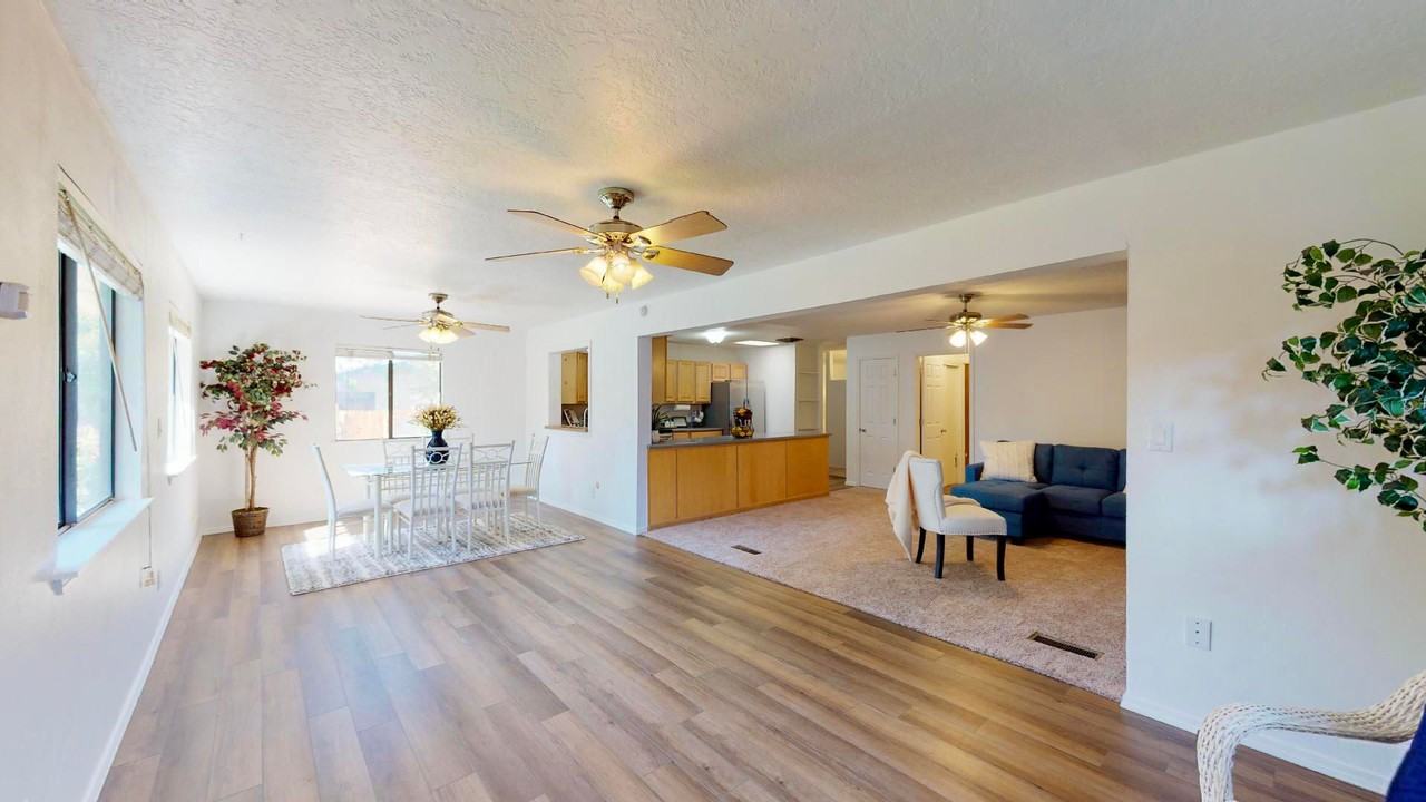 11900 Claremont Ave Ne - Photo 3 of 24