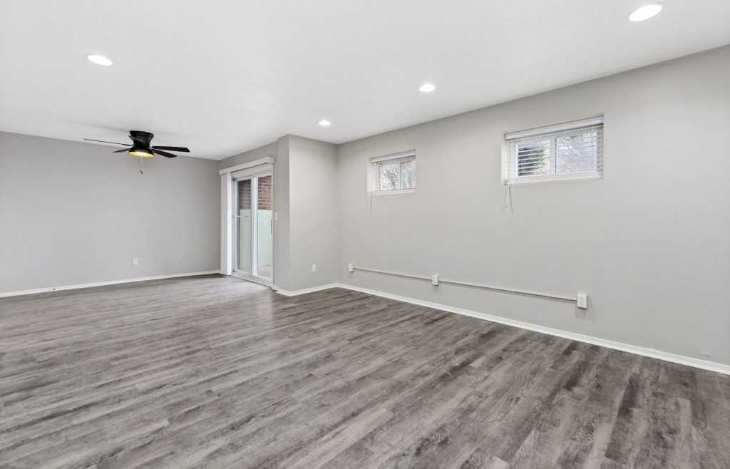 1017 E 68th St - Photo 5 of 14