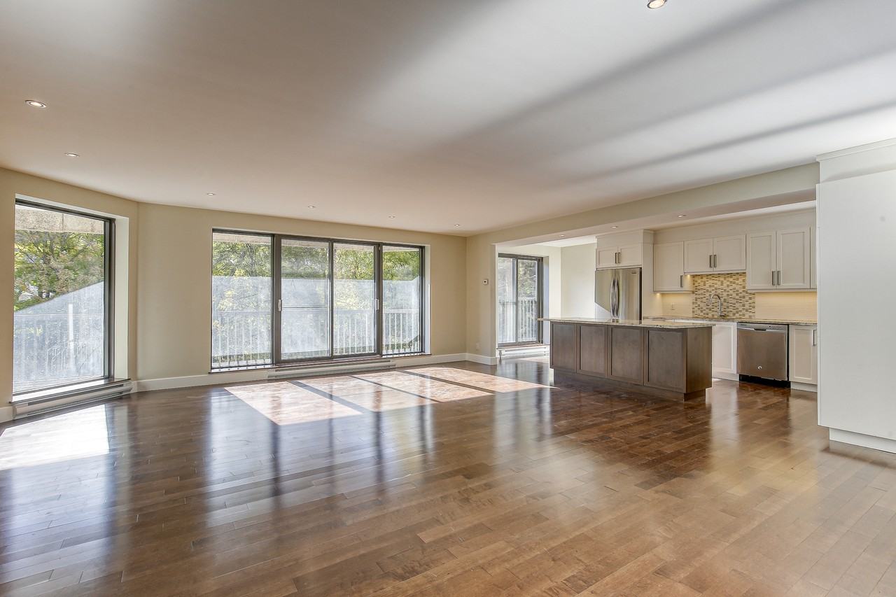 6000 Chemin Deacon #2k - Photo 2 of 26