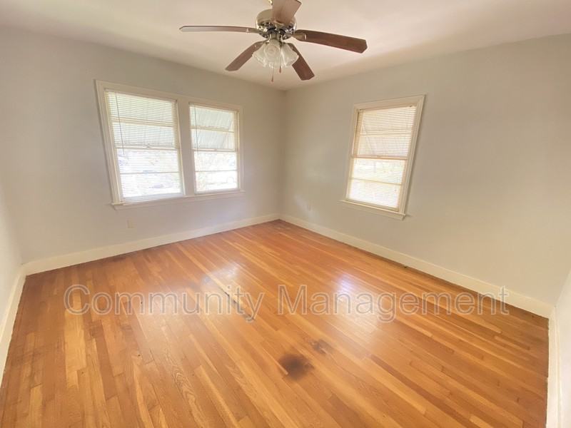 821 W Garfield St - Photo 5 of 10