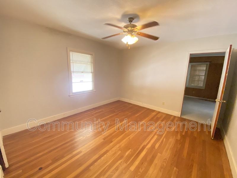 821 W Garfield St - Photo 6 of 10