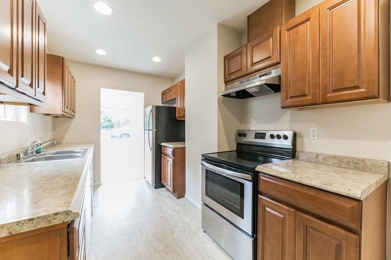 7515 Cascade Dr - Photo 3 of 19