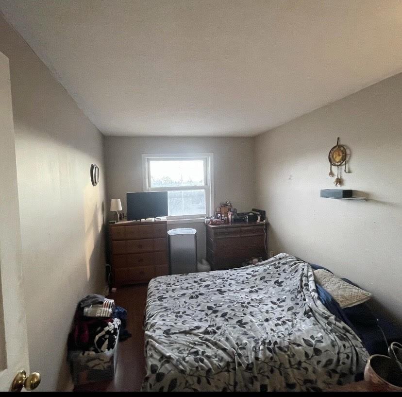 54 Queen Street South - Photo 3 of 7