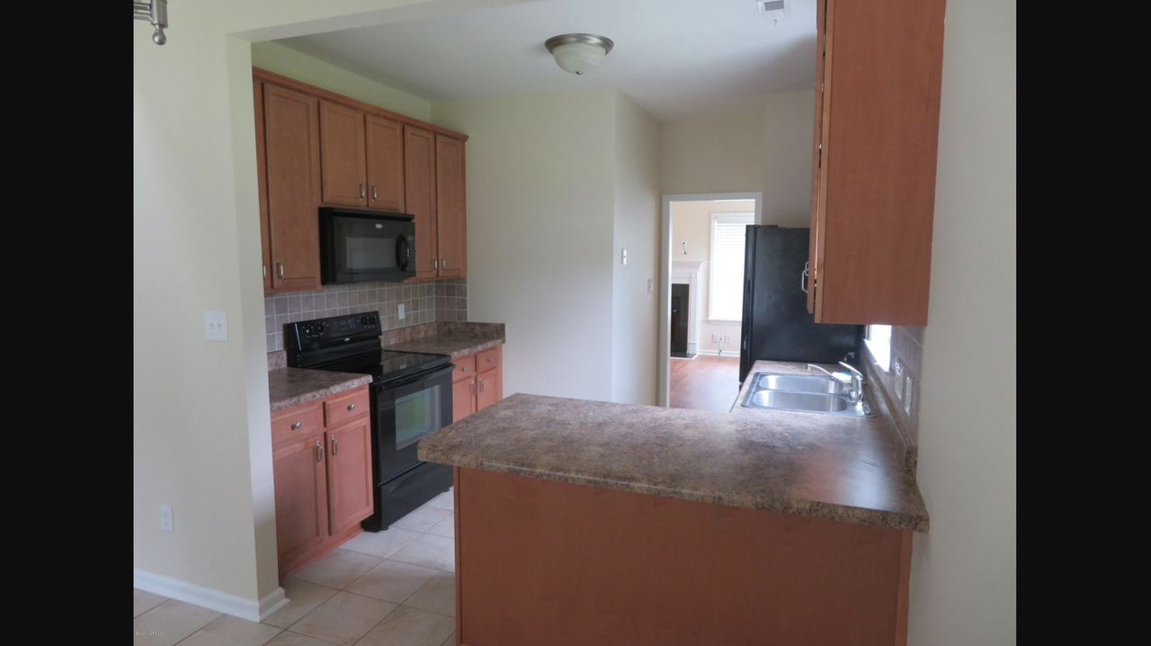 110 Beaver Creek Court - Photo 3 of 4