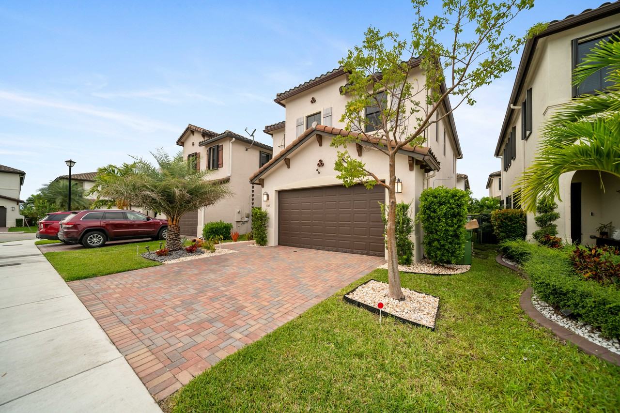 3345 West 95th Terrace - Photo 2 of 14