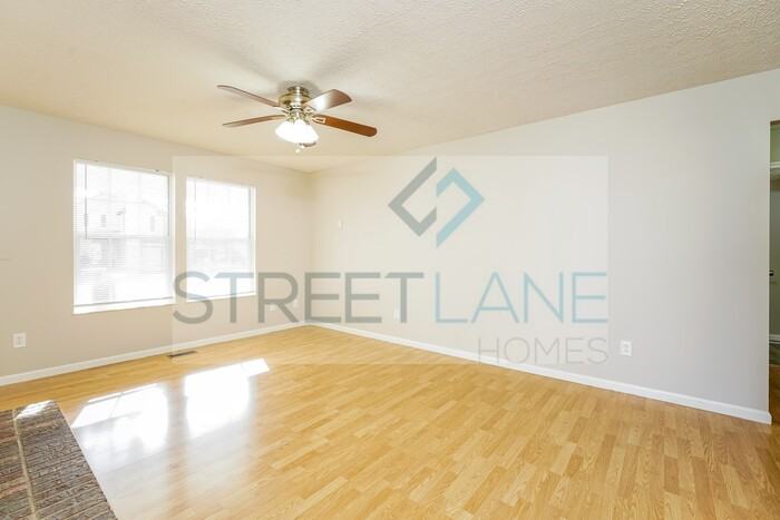 5267 Saddlebrook Dr - Photo 2 of 15