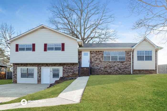 1427 Edgefield Ln - Photo 2 of 19