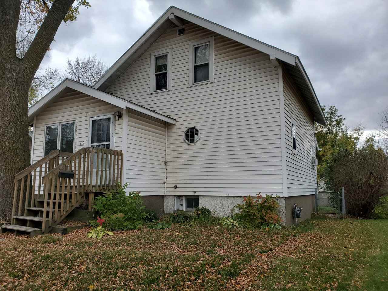 212 4th St Nw - Photo 2 of 10