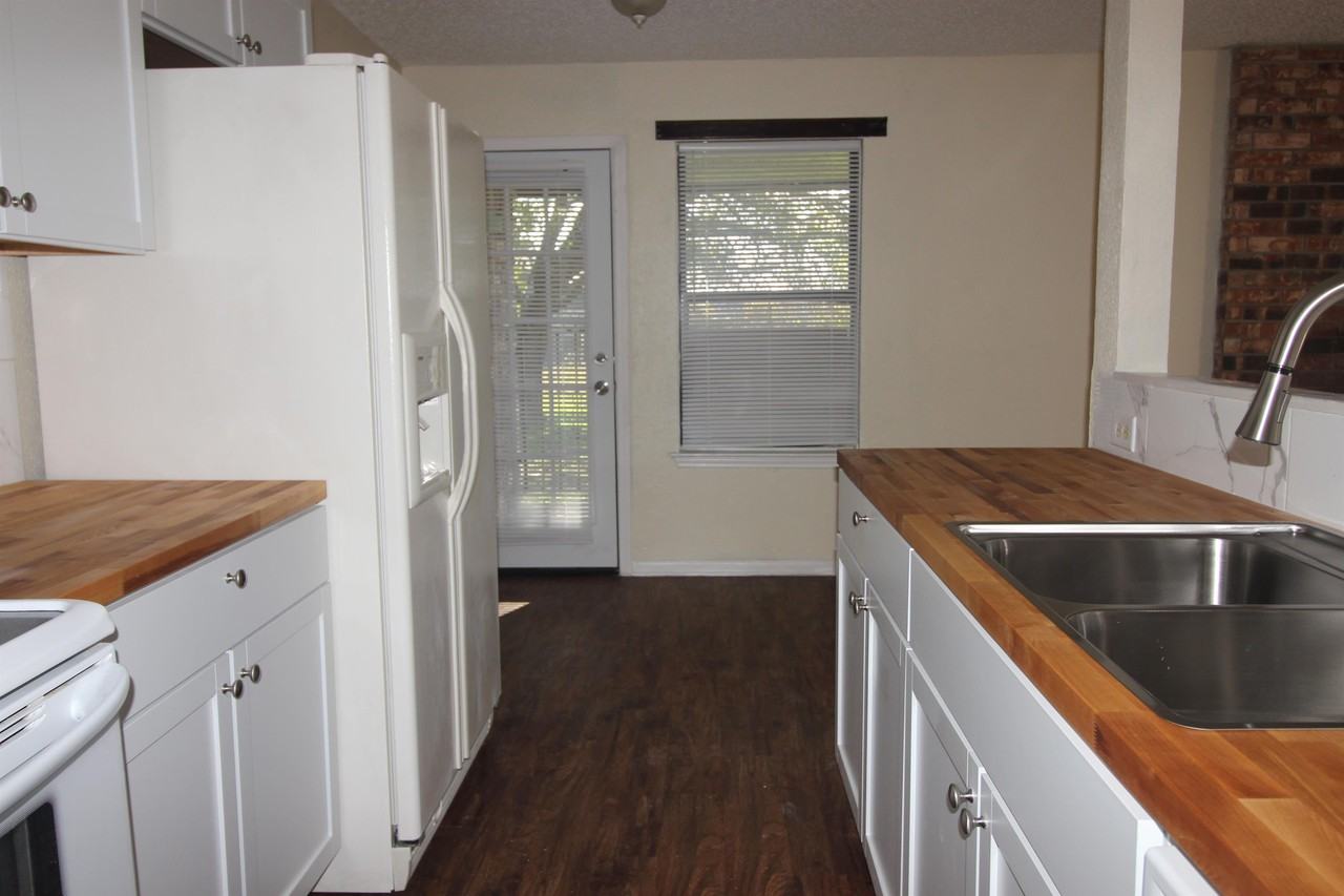 4804 Rainbow Cir #C - Photo 2 of 17