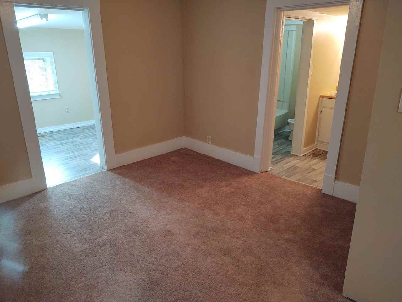 2400 Ridgecrest Dr - Photo 3 of 17