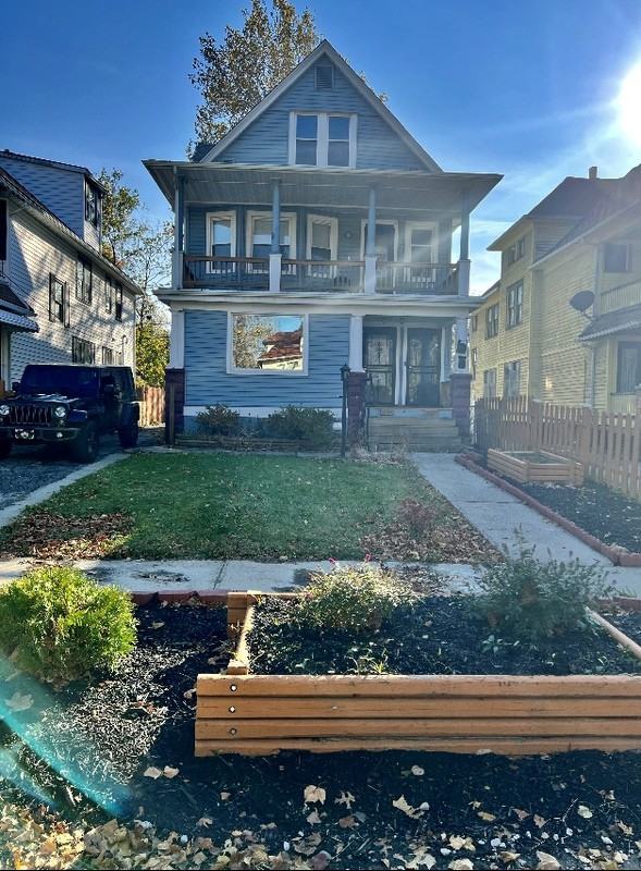 9402 Pierpont Ave 3rd Fl, Cleveland, OH 44108 2 Bedroom Condo for 670