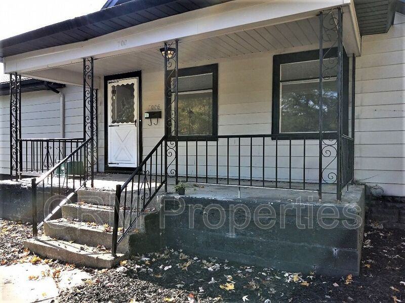 7006 Elzey St - Photo 2 of 40