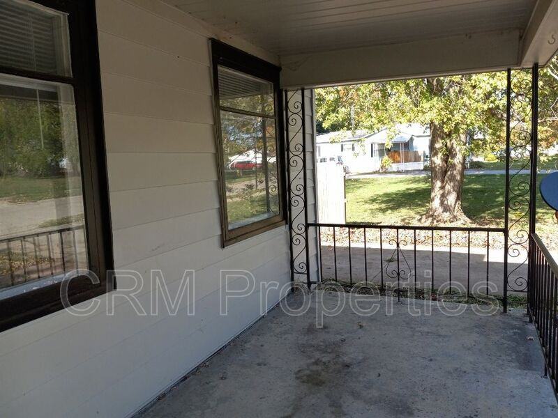 7006 Elzey St - Photo 3 of 40