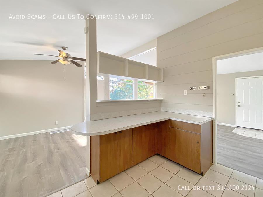 1007 Coffey Ct - Photo 3 of 14