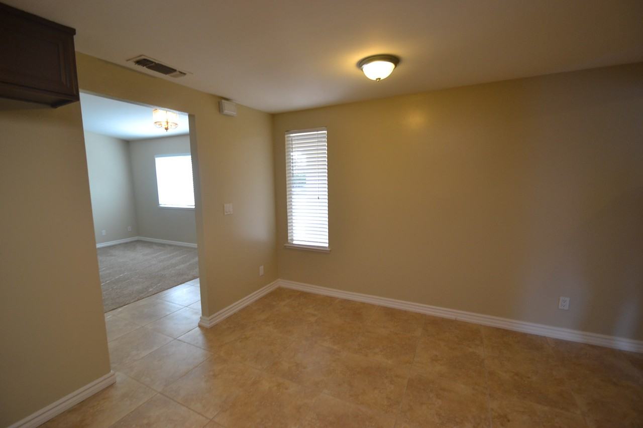 9370 Mira Del Rio Dr - Photo 3 of 11