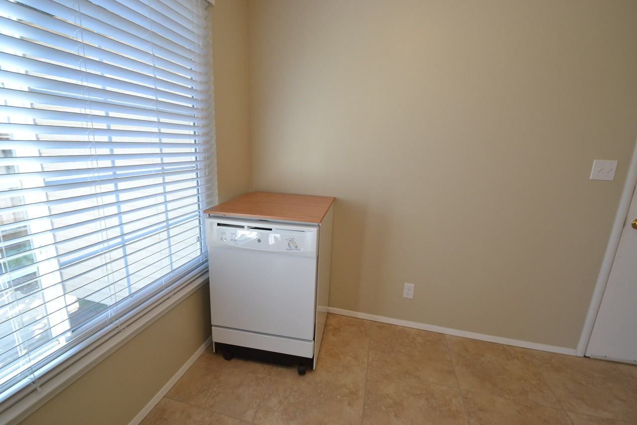 2530 Tronero Way - Photo 3 of 8