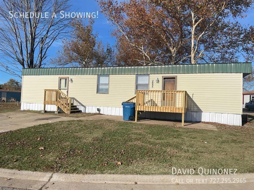 2855 Mark Cir - Photo 2 of 8