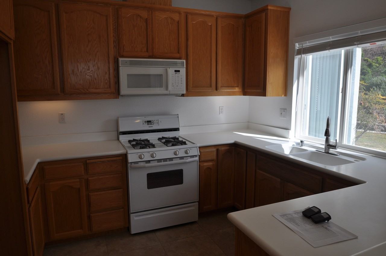 5200 Zinfandel Ln - Photo 2 of 10