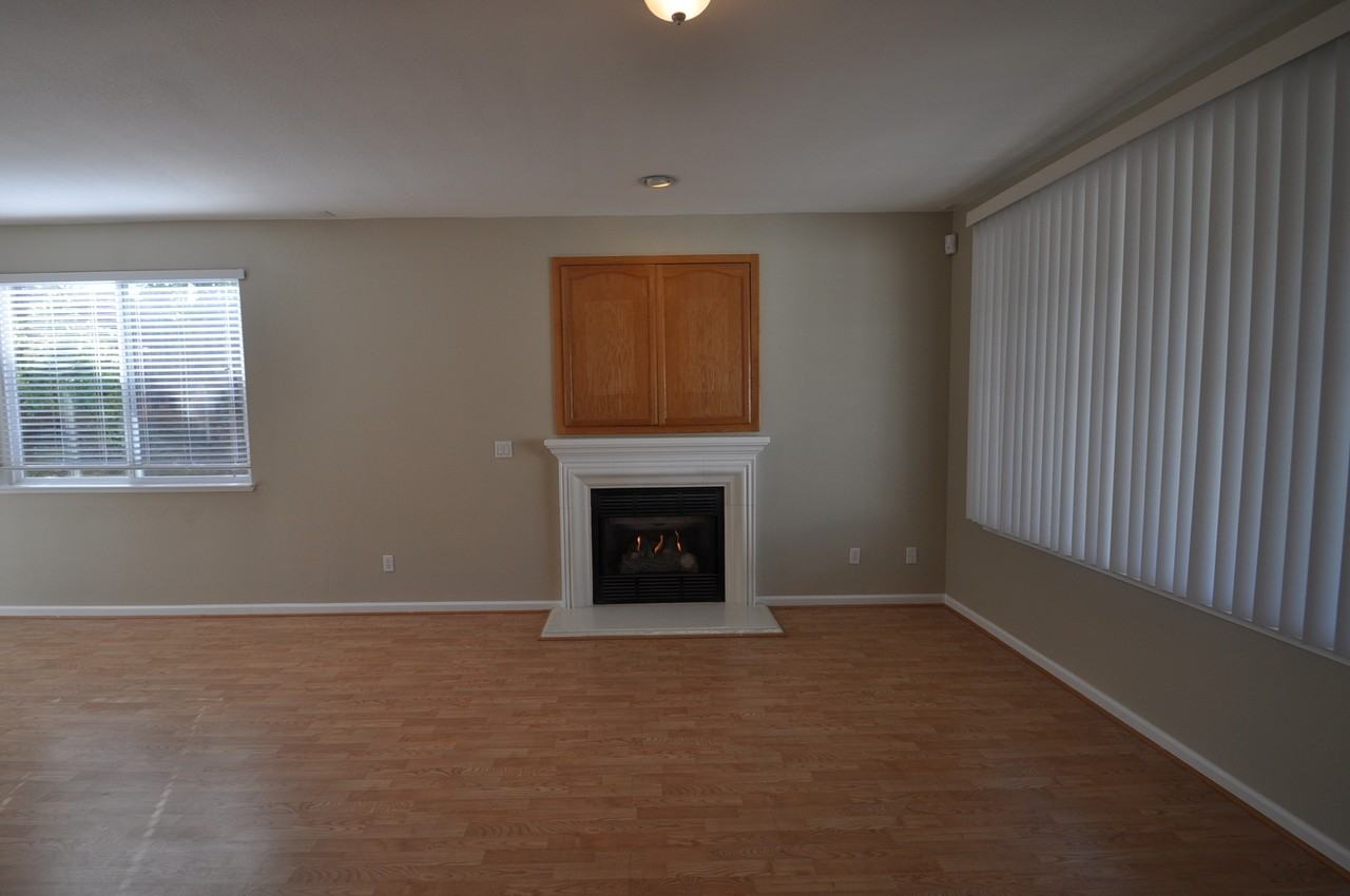5200 Zinfandel Ln - Photo 3 of 10