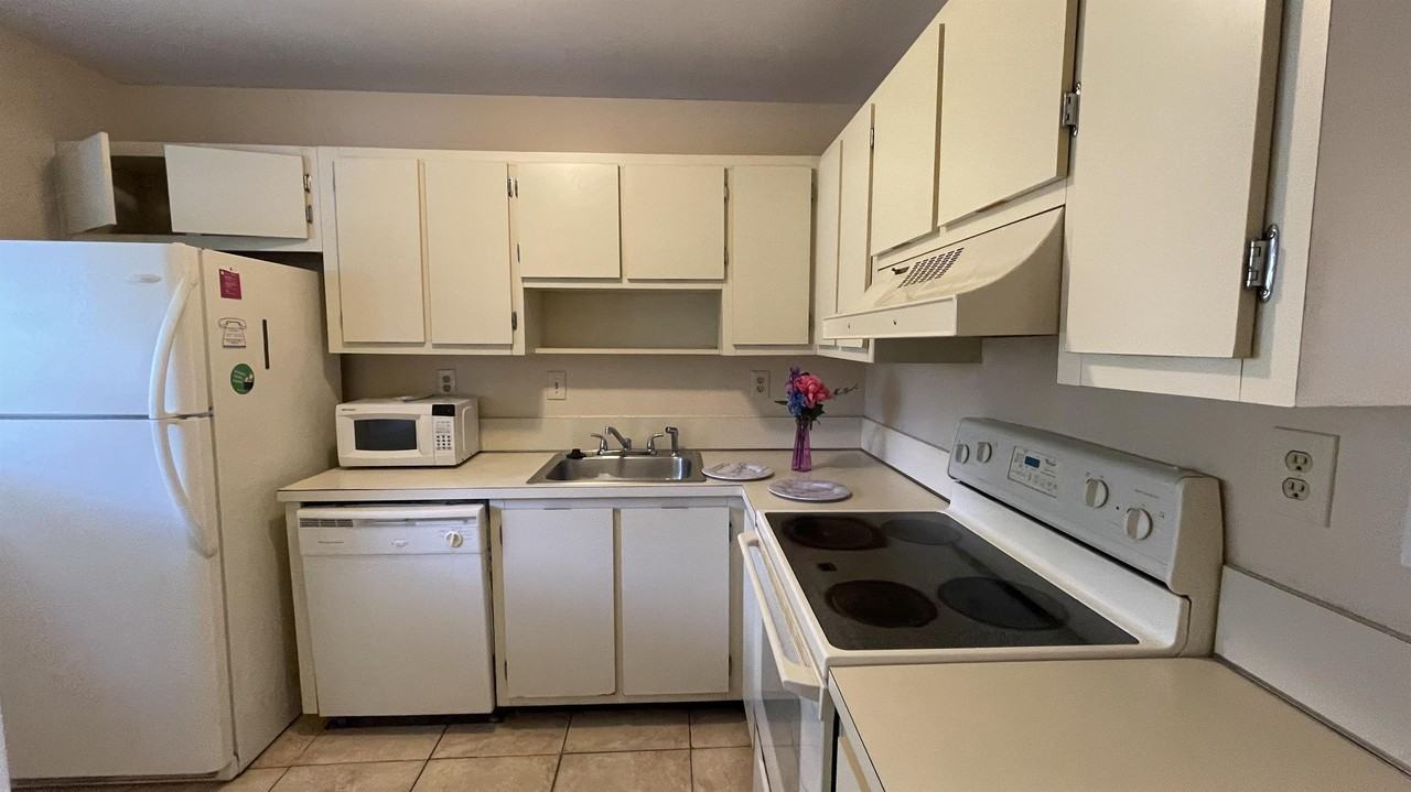 109 Gardens Dr #325 - Photo 2 of 17