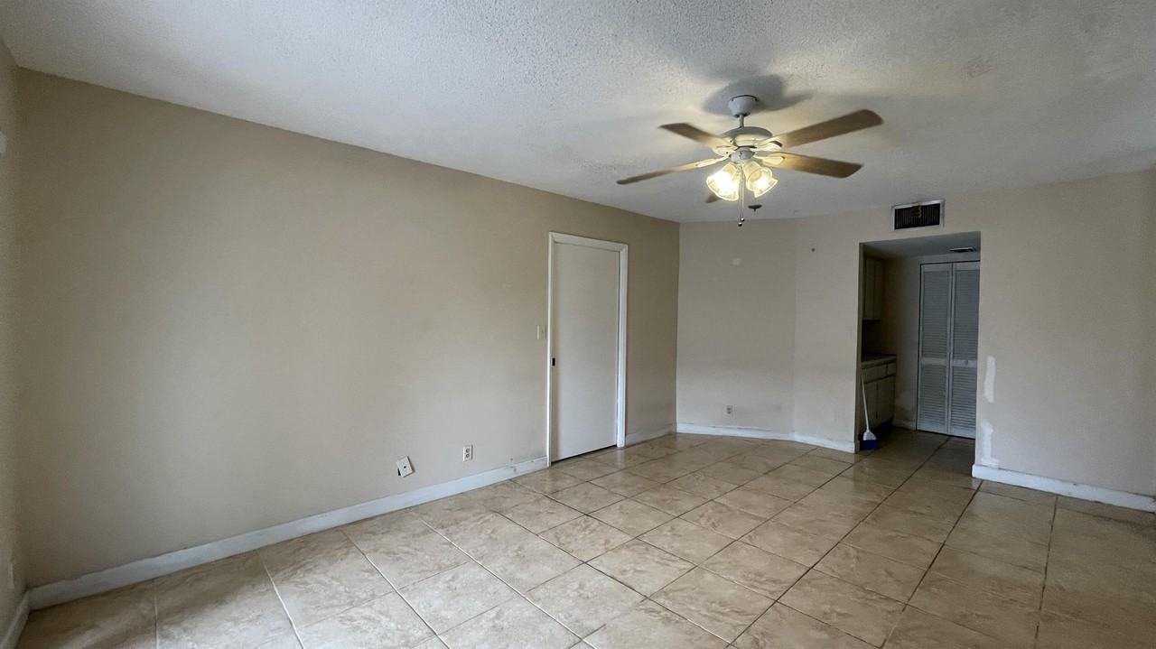 109 Gardens Dr #325 - Photo 6 of 17