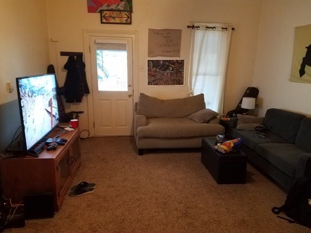 1004 Marine St #E - Photo 3 of 12