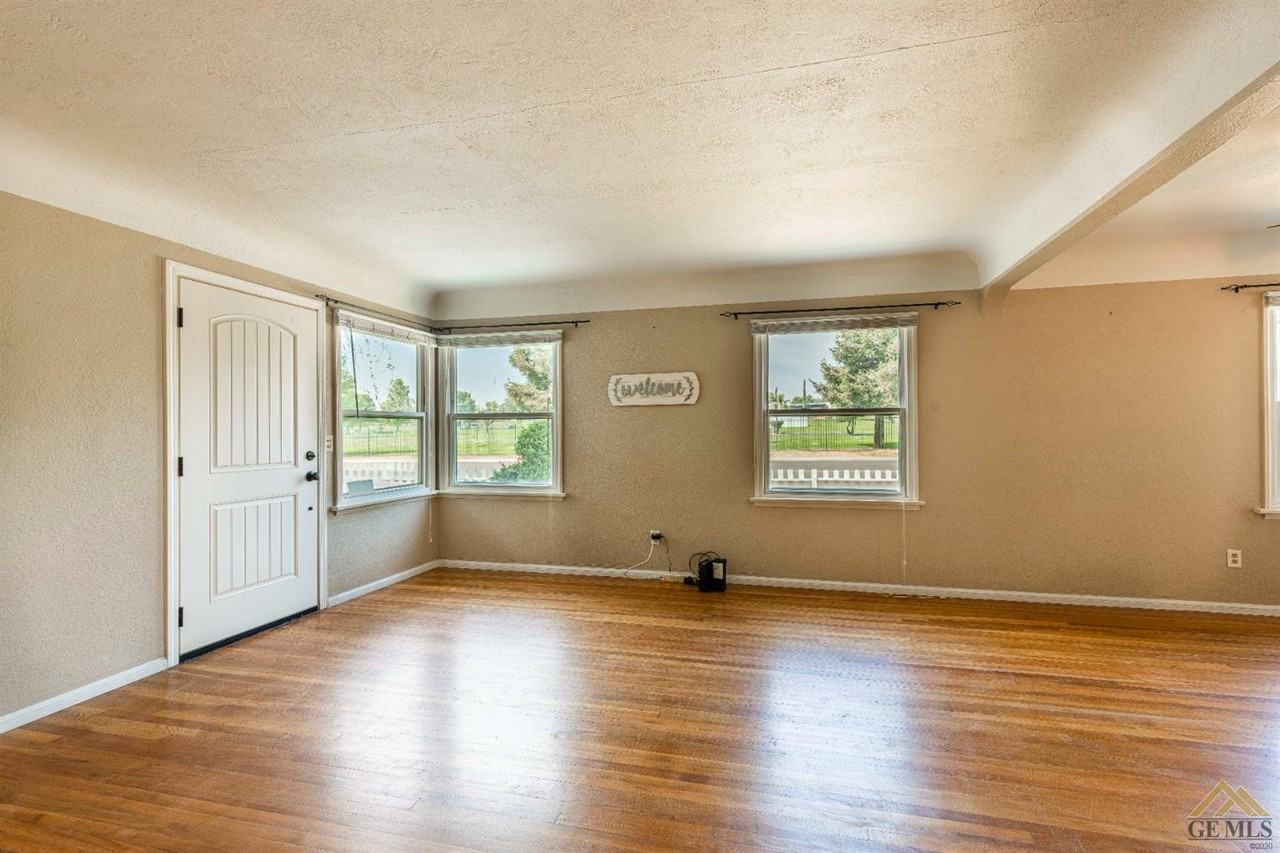 3161 N Inyo St #1 - Photo 3 of 44