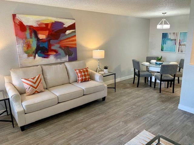 544 E Southern Ave - Photo 4 of 30