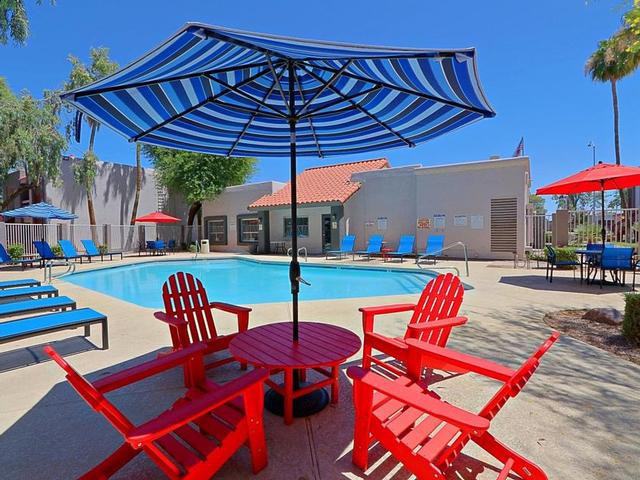 544 E Southern Ave - Photo 5 of 30