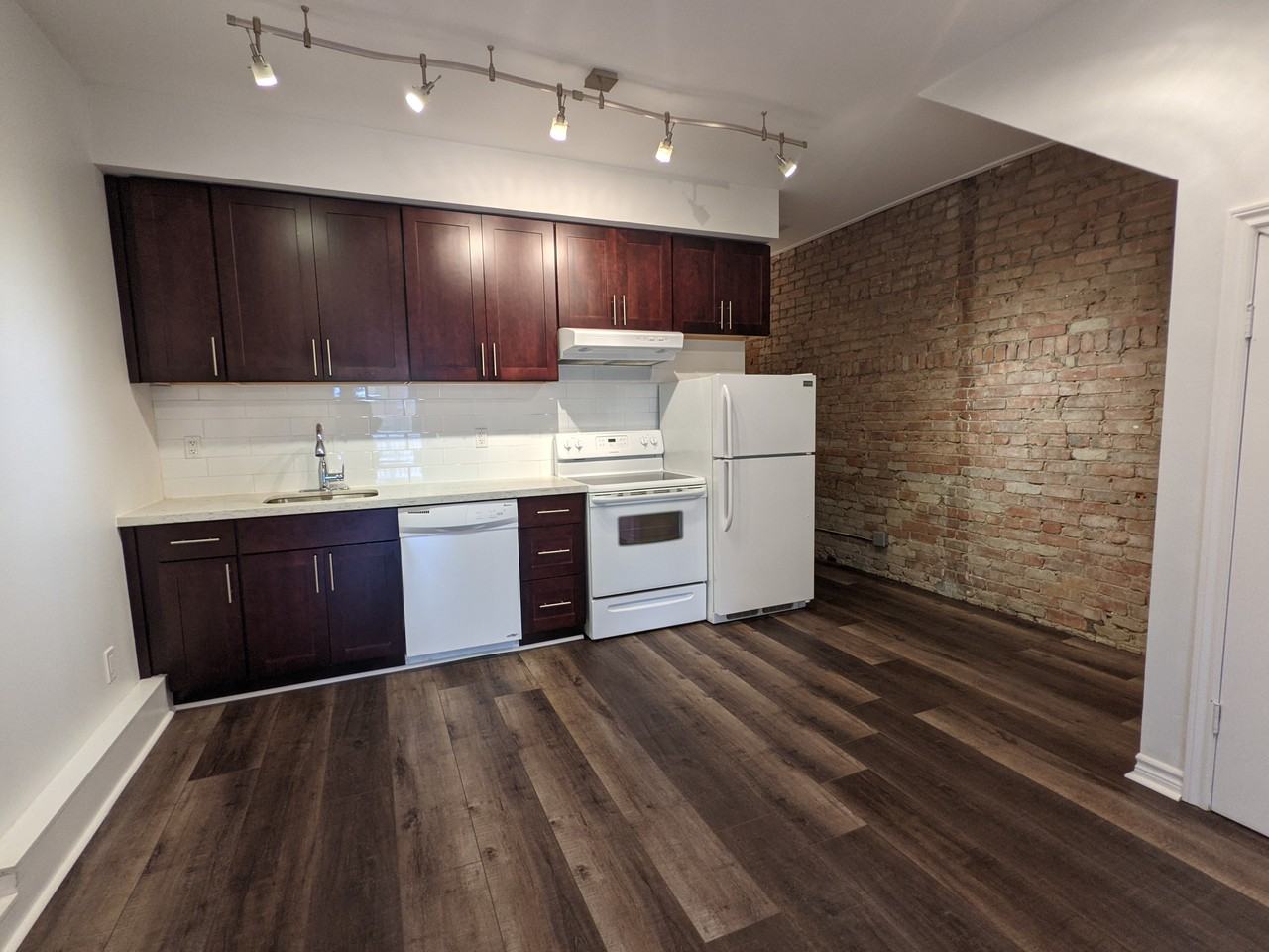 589 Annette Street #Main