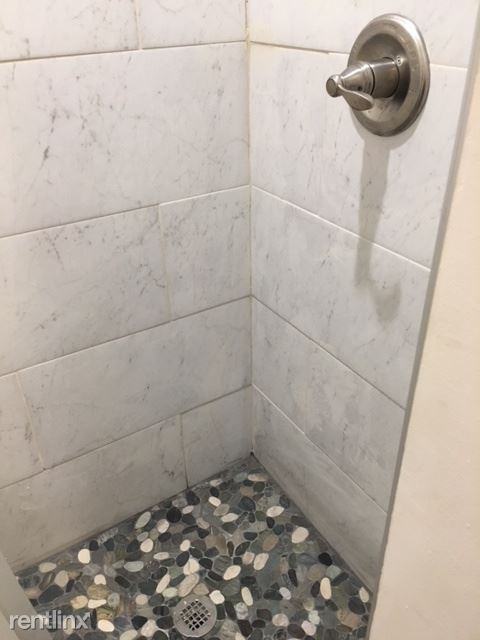 2400 Perry St - Photo 7 of 14