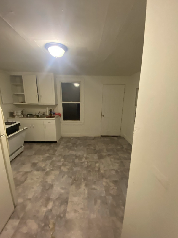 81 E 5th St - Photo 3 of 4
