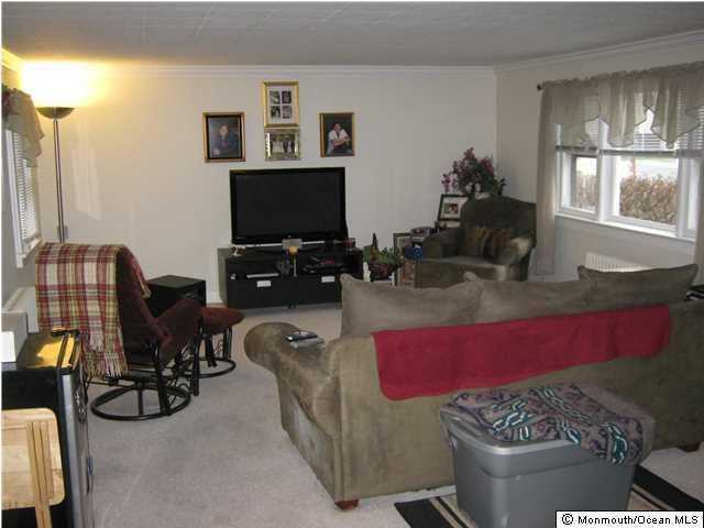 53 Holmes Pl - Photo 2 of 14