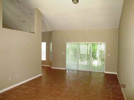 104 Willow Bend Ln - Photo 3 of 17