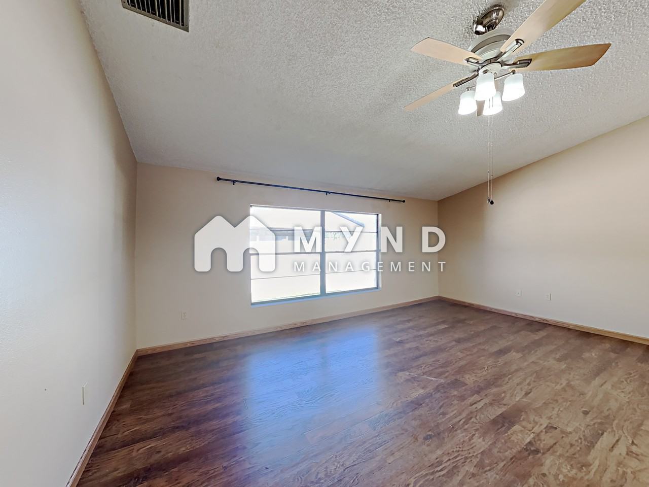 2024 Sheffield Ct - Photo 2 of 11