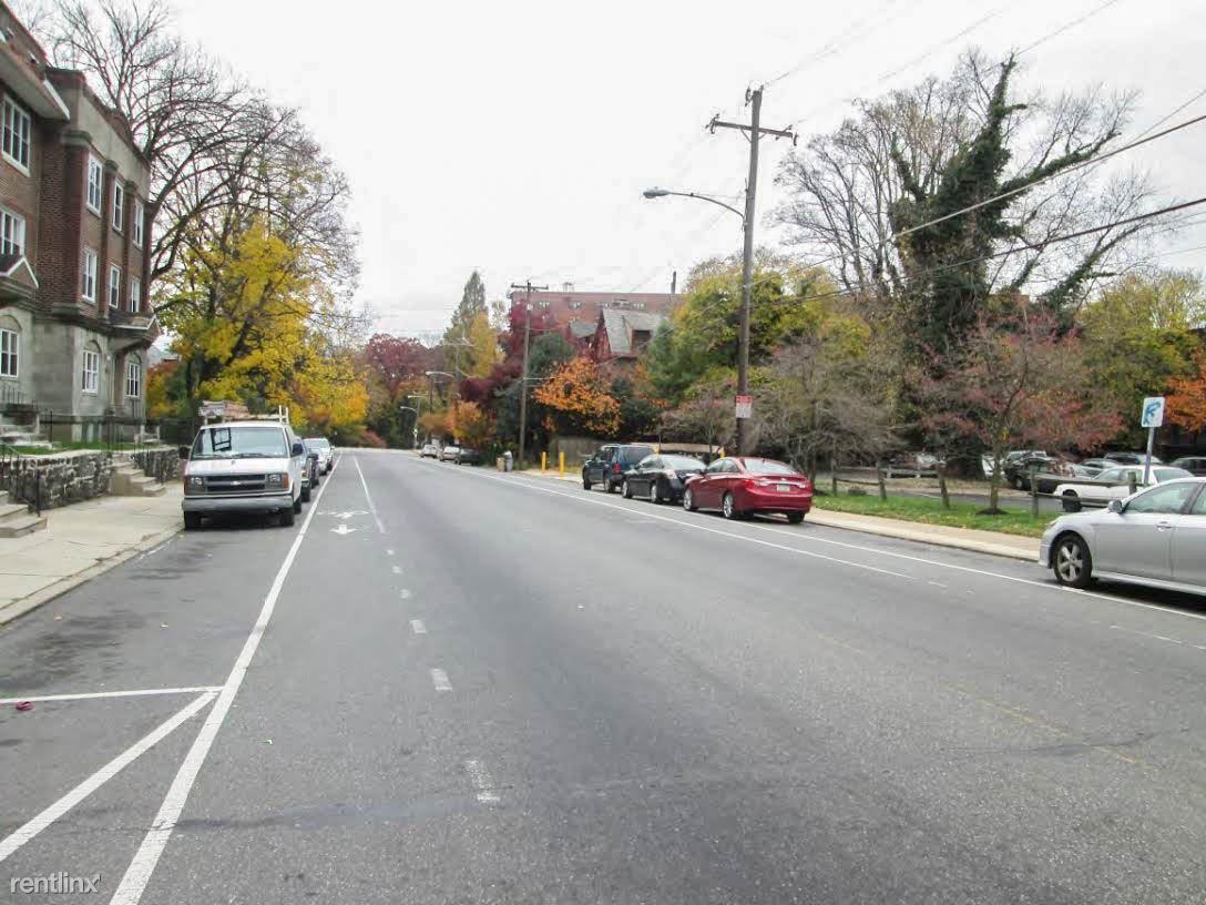 400 W Walnut Ln - Photo 2 of 14