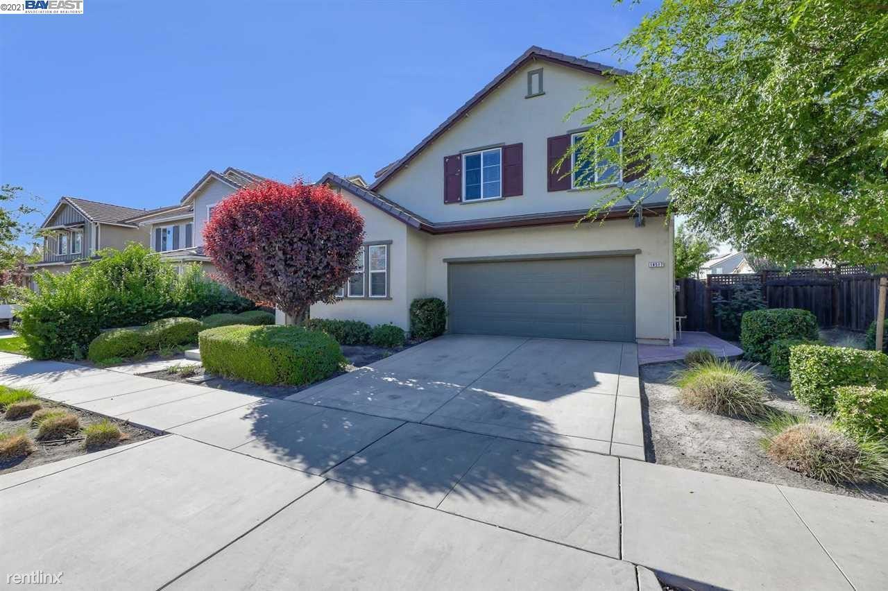 18517 Admiral Way - Photo 3 of 28