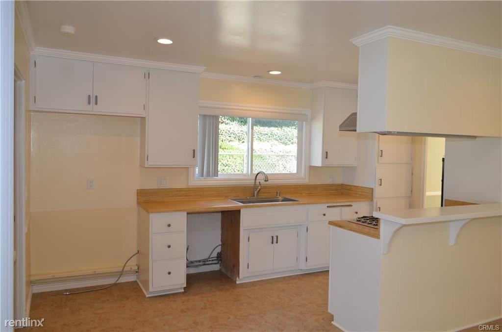 7012 Beechfield Dr - Photo 3 of 8
