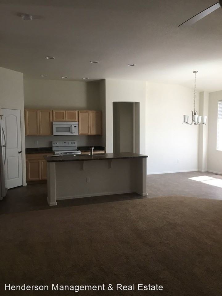 4193 Front Stretch Dr - Photo 2 of 10