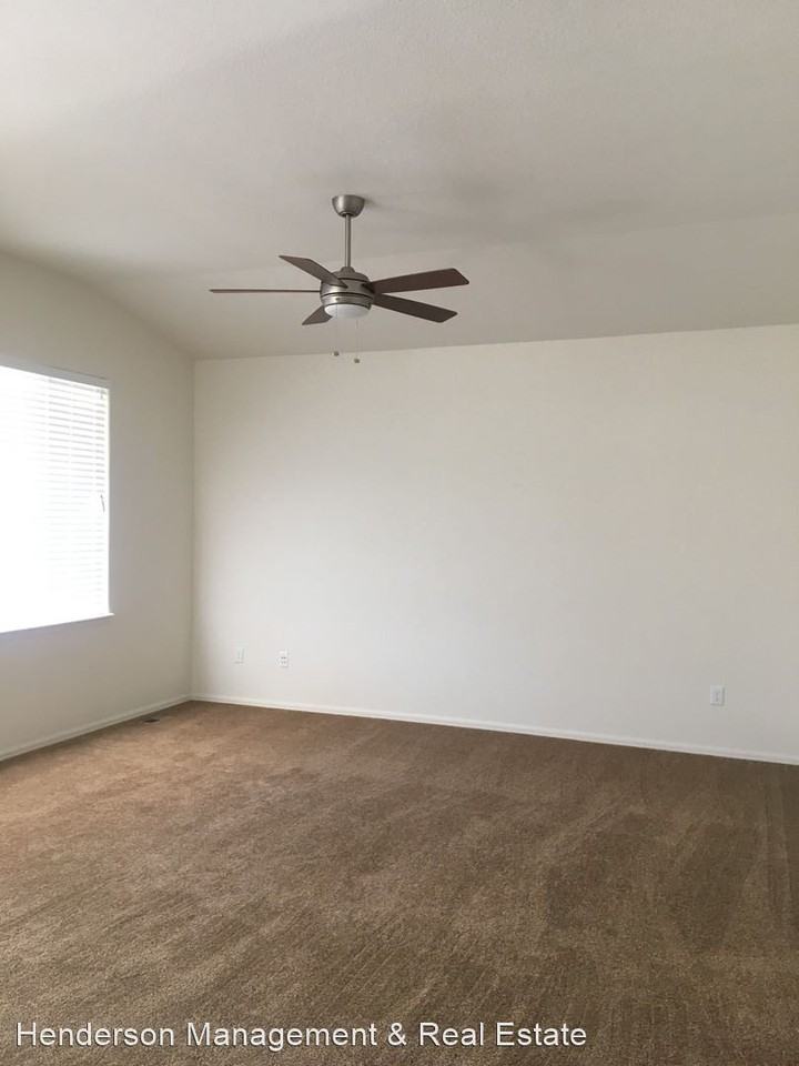 4193 Front Stretch Dr - Photo 3 of 10