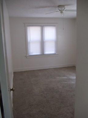 7180 Hunter Ave - Photo 3 of 6