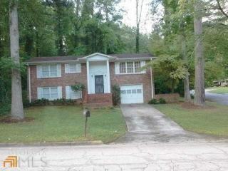 2752 Briarwood Blvd - Photo 2 of 9