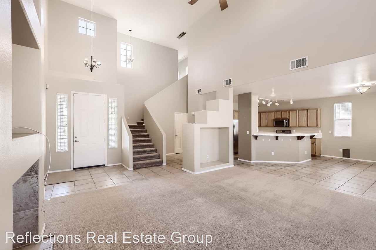 209 Turkey Creek Way - Photo 3 of 13