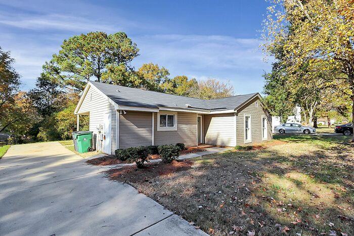 5823 Falstaff Dr - Photo 2 of 31