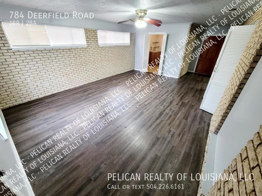 784 Deerfield Rd - Photo 2 of 13