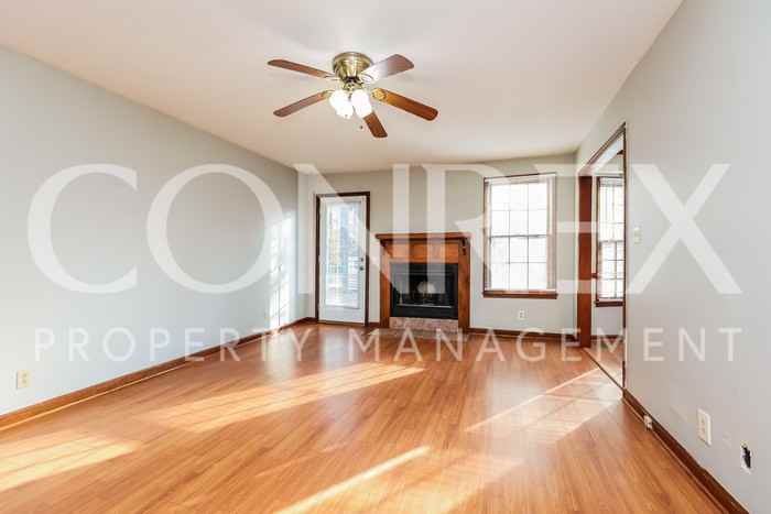 323 Southern Dr - Photo 3 of 12